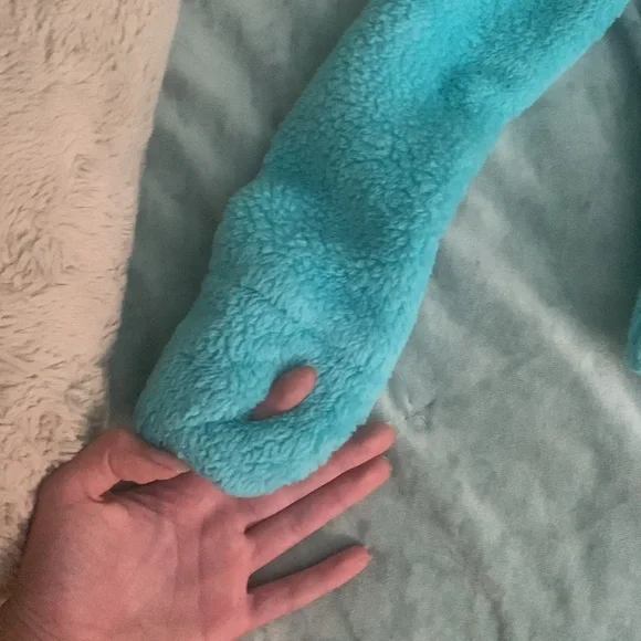 Girl’s size L All In Motion blue active zip up sweatshirt (fluffy Material) - Picture 4 of 7